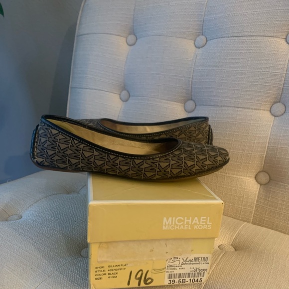 MICHAEL KORS MK LOGO GILLIAN FLAT SIZE~6 - Picture 2 of 4